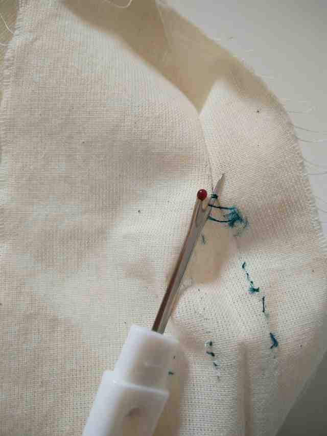 Comment découdre un tissu?